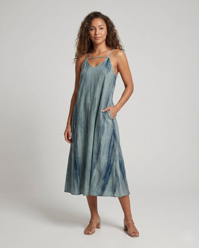 Damen Leichtes Maxikleid mit zartem Wellenmuster und schulterfreiem Design
