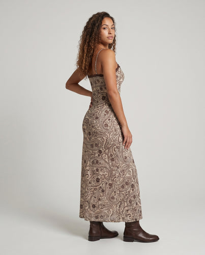 Damen Maxikleid mit verspieltem Paisleymuster und figurbetontem Schnitt