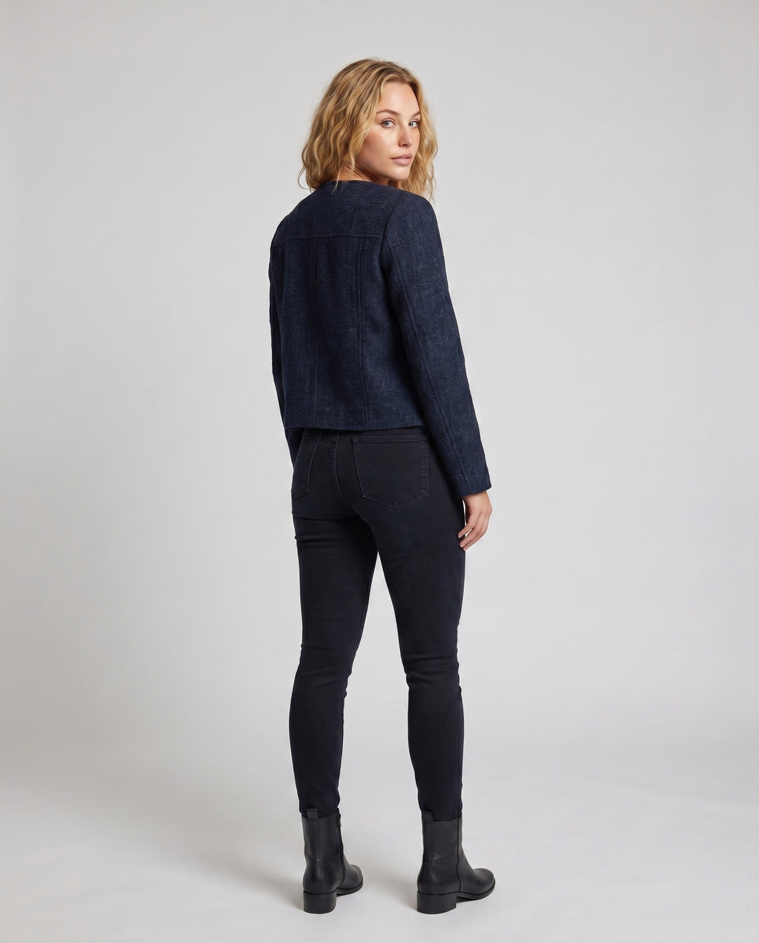 Product 15634873909578 - back_view