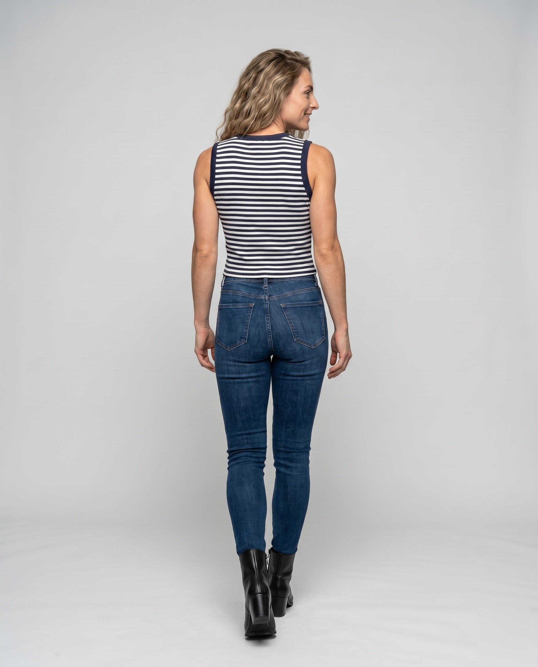 Product 15634912969034 - back_view