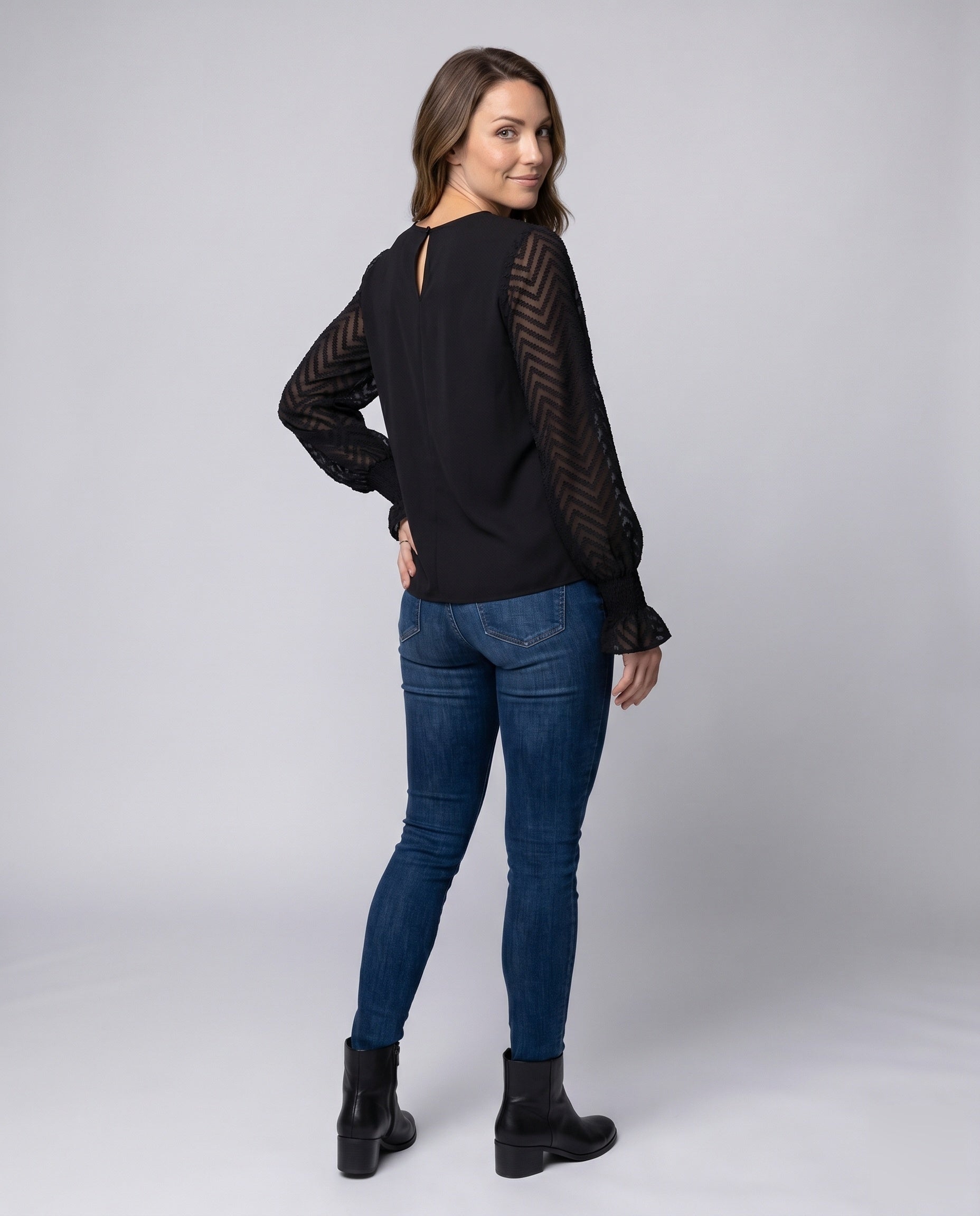 Product 15634915328330 - back_view