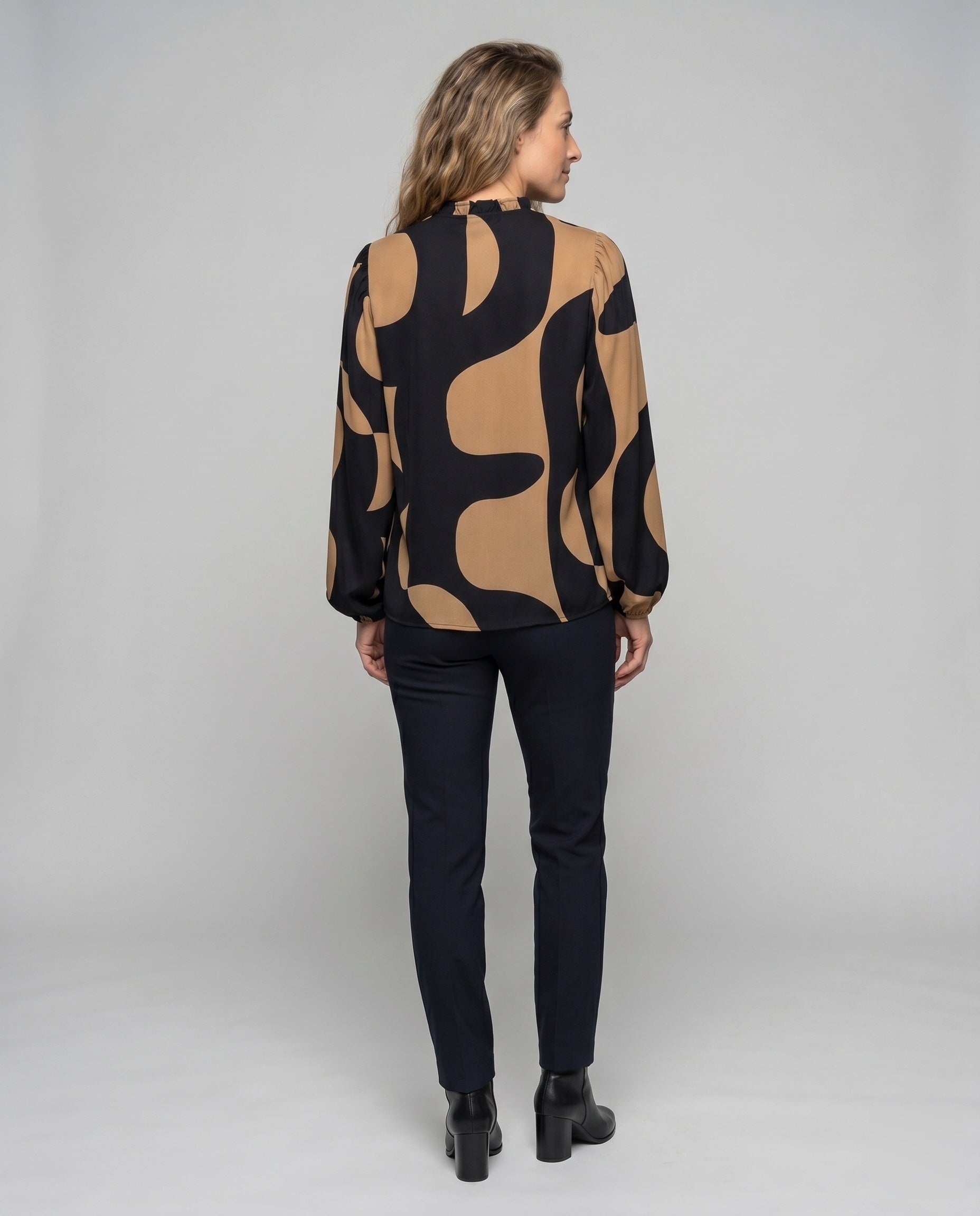 Product 15634915721546 - back_view