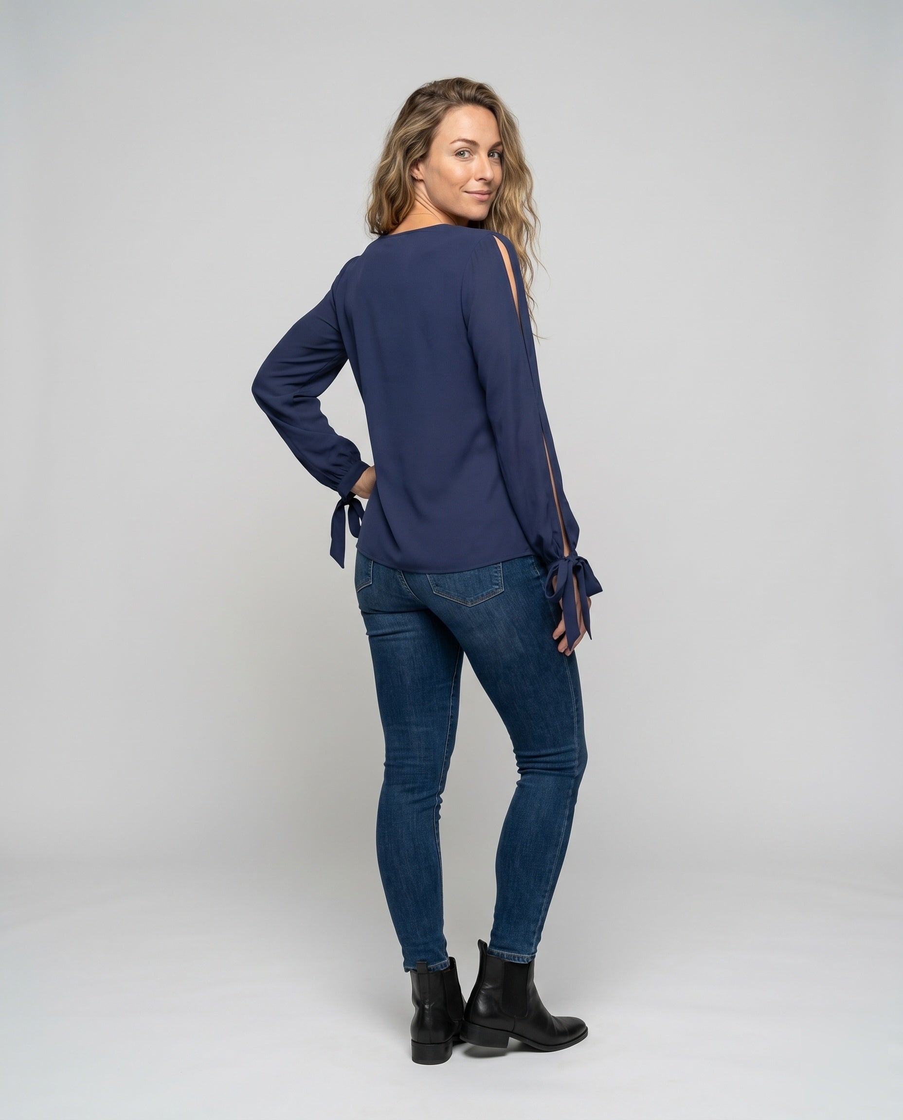 Product 15634915852618 - back_view
