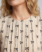 Product 15634916213066 - close_up_detail