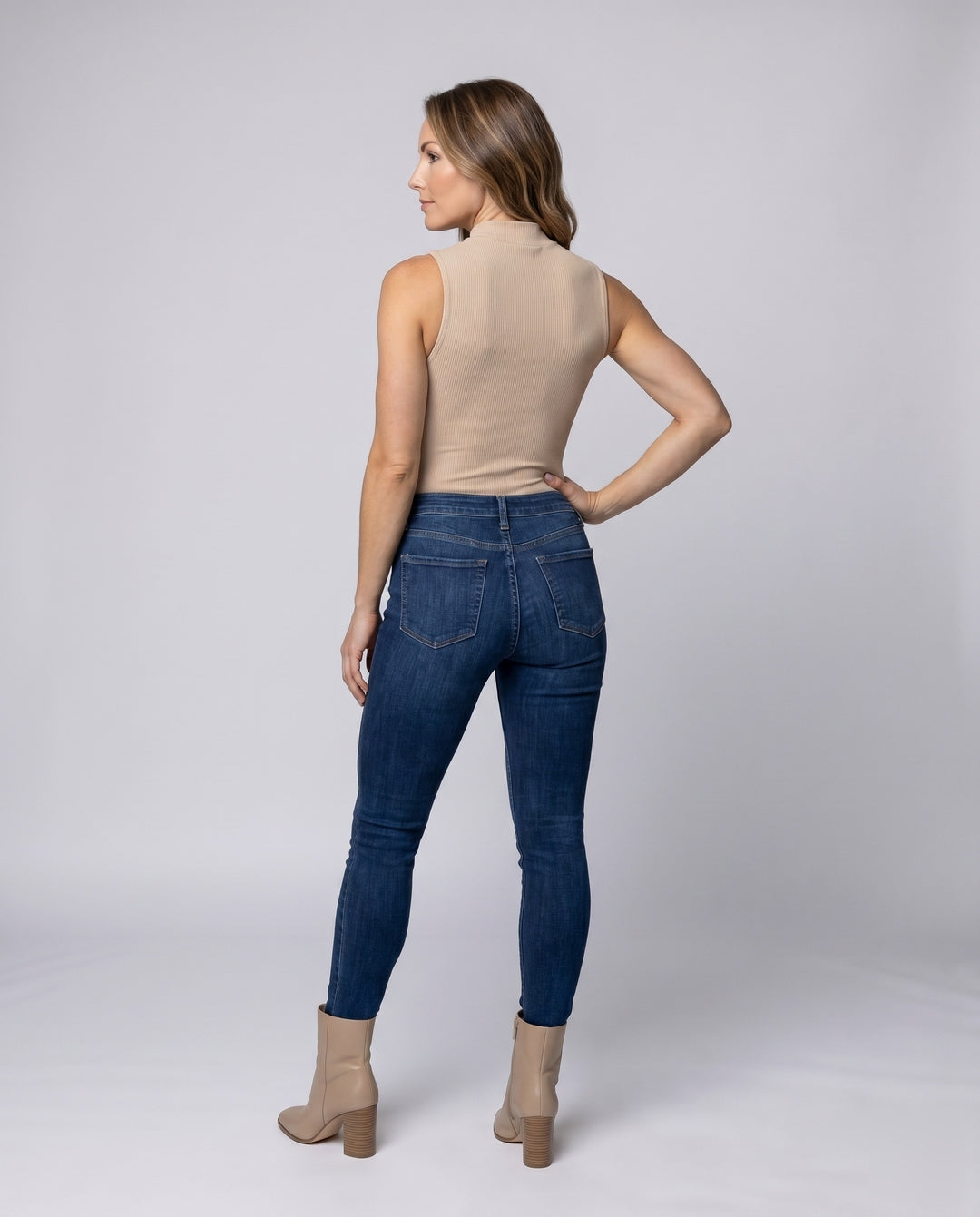 Product 15634917622090 - back_view