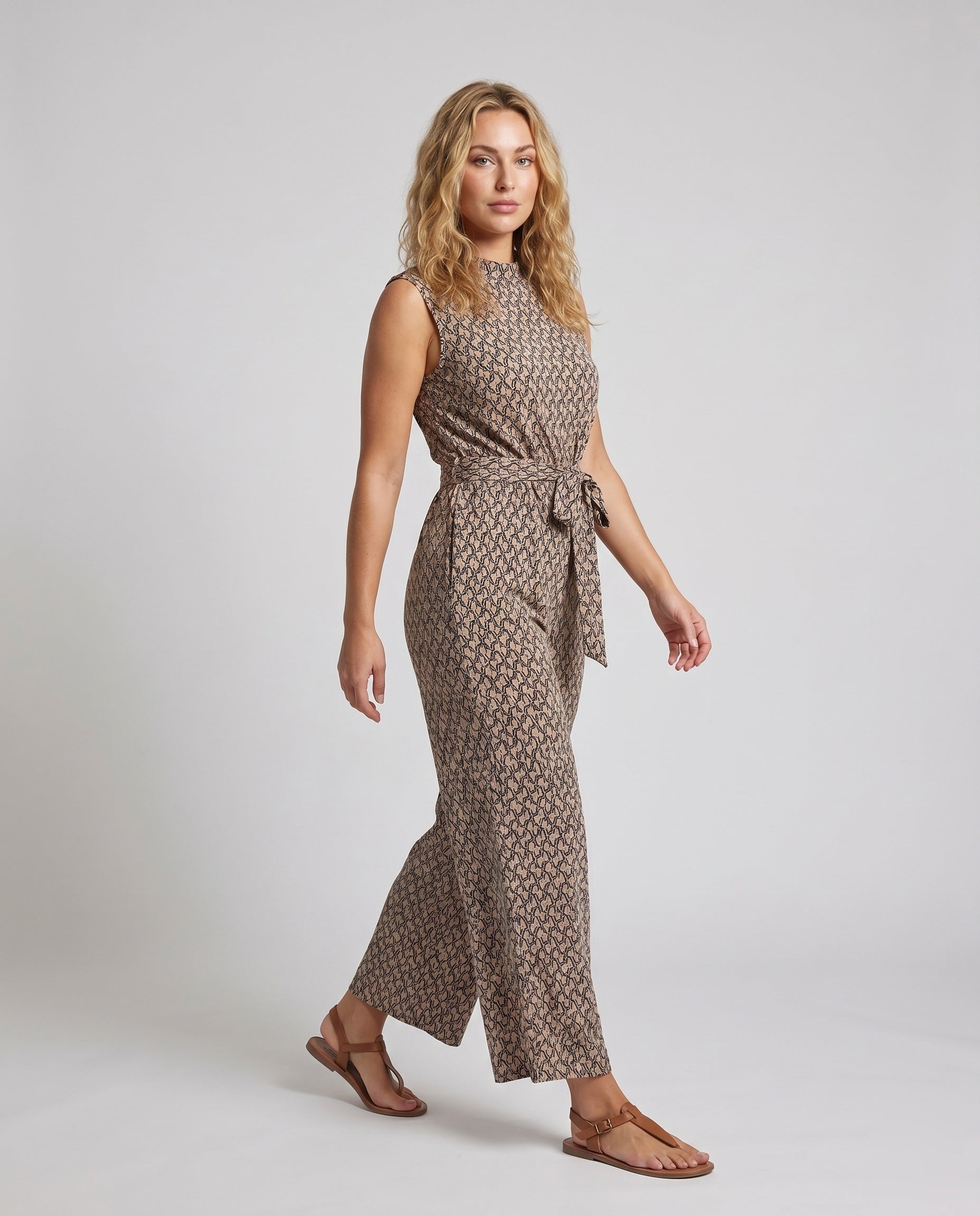 Product 15634918801738 - full_body_front