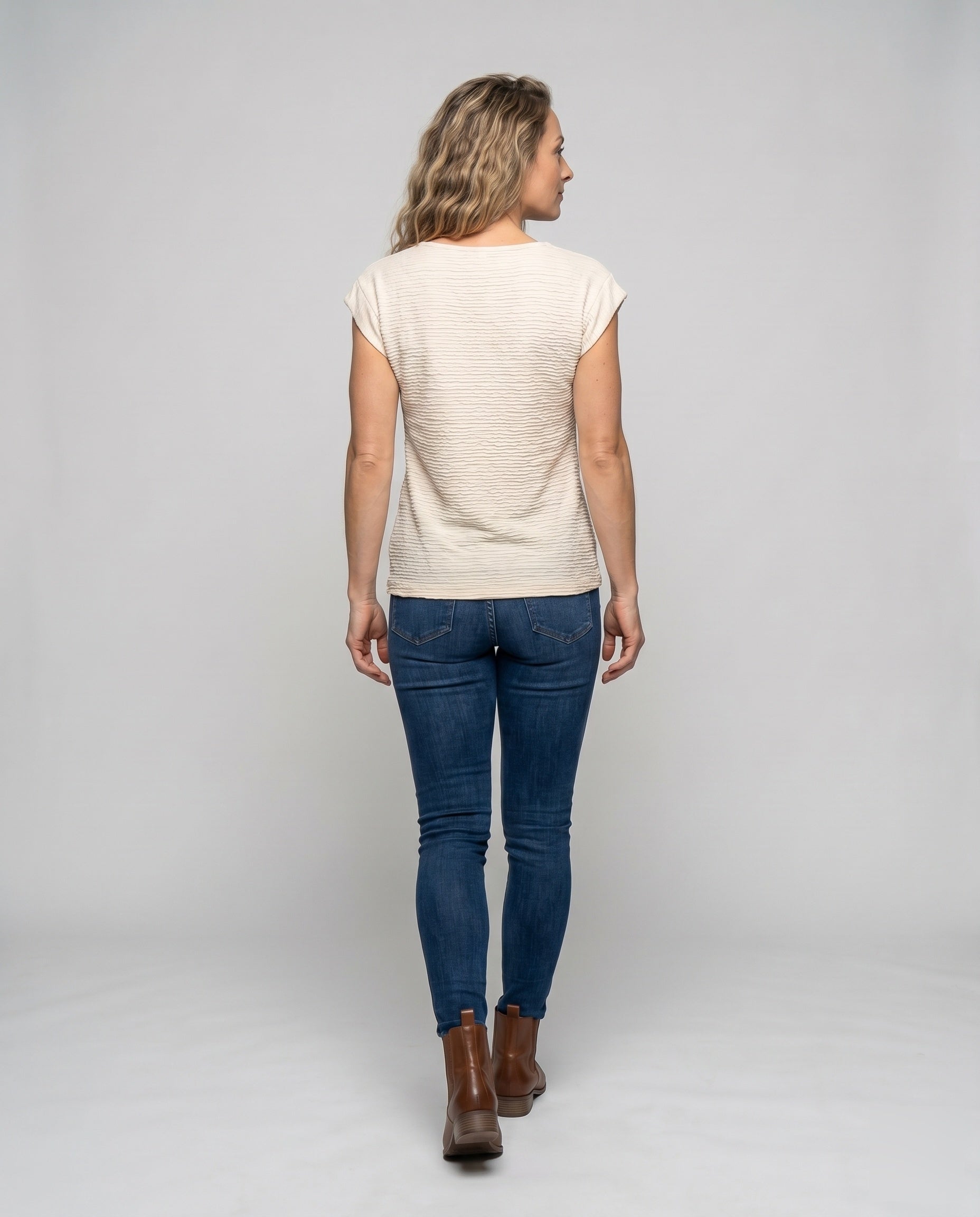 Product 15634921029962 - back_view