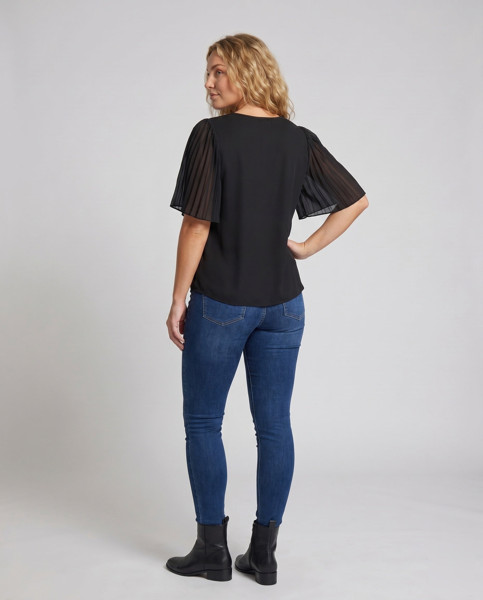 Product 15634921849162 - back_view