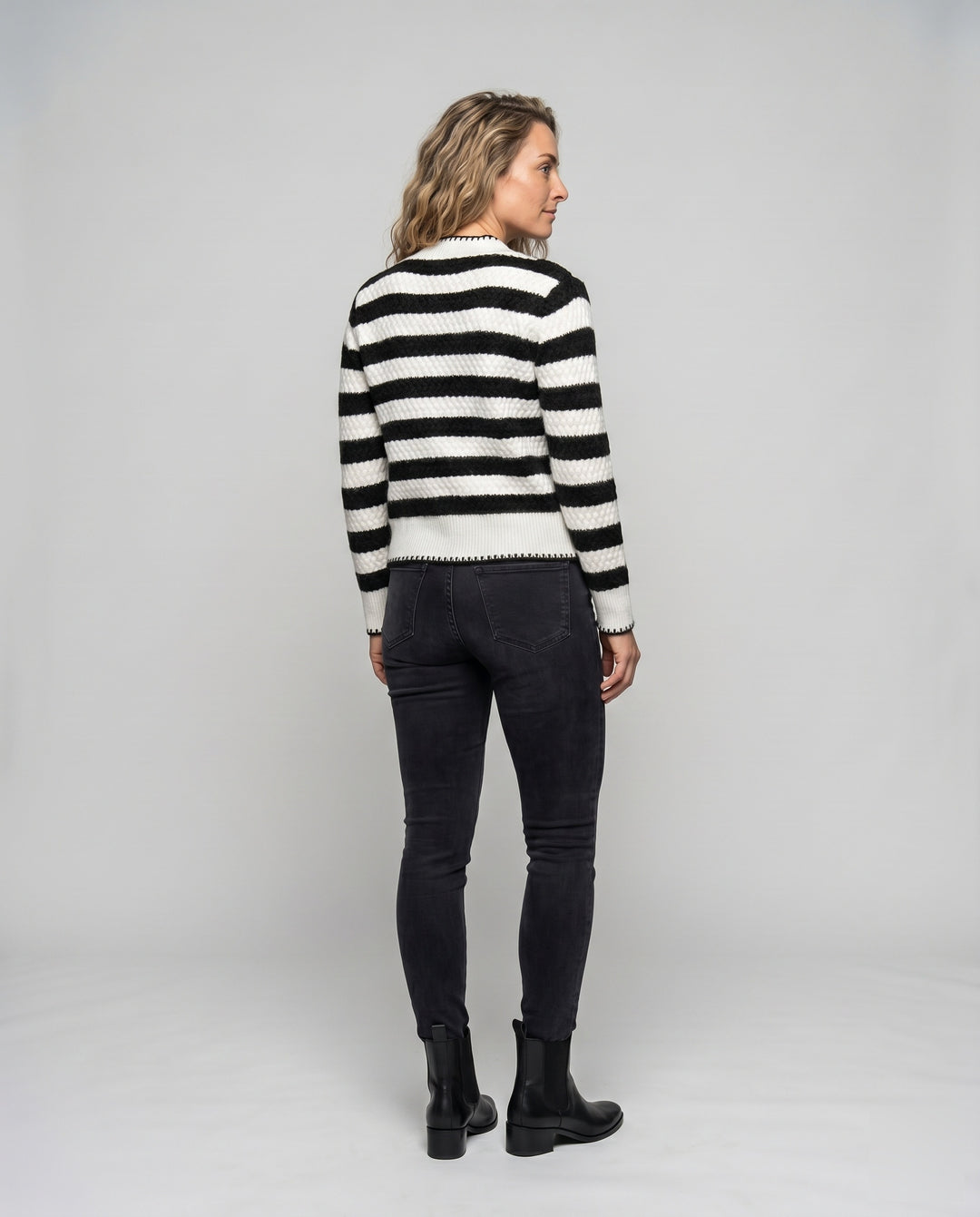Product 15634923454794 - back_view