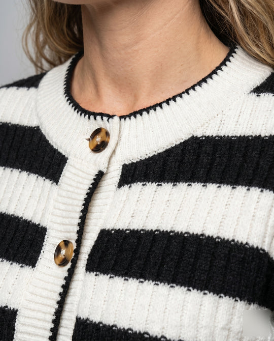 Product 15634923454794 - close_up_detail