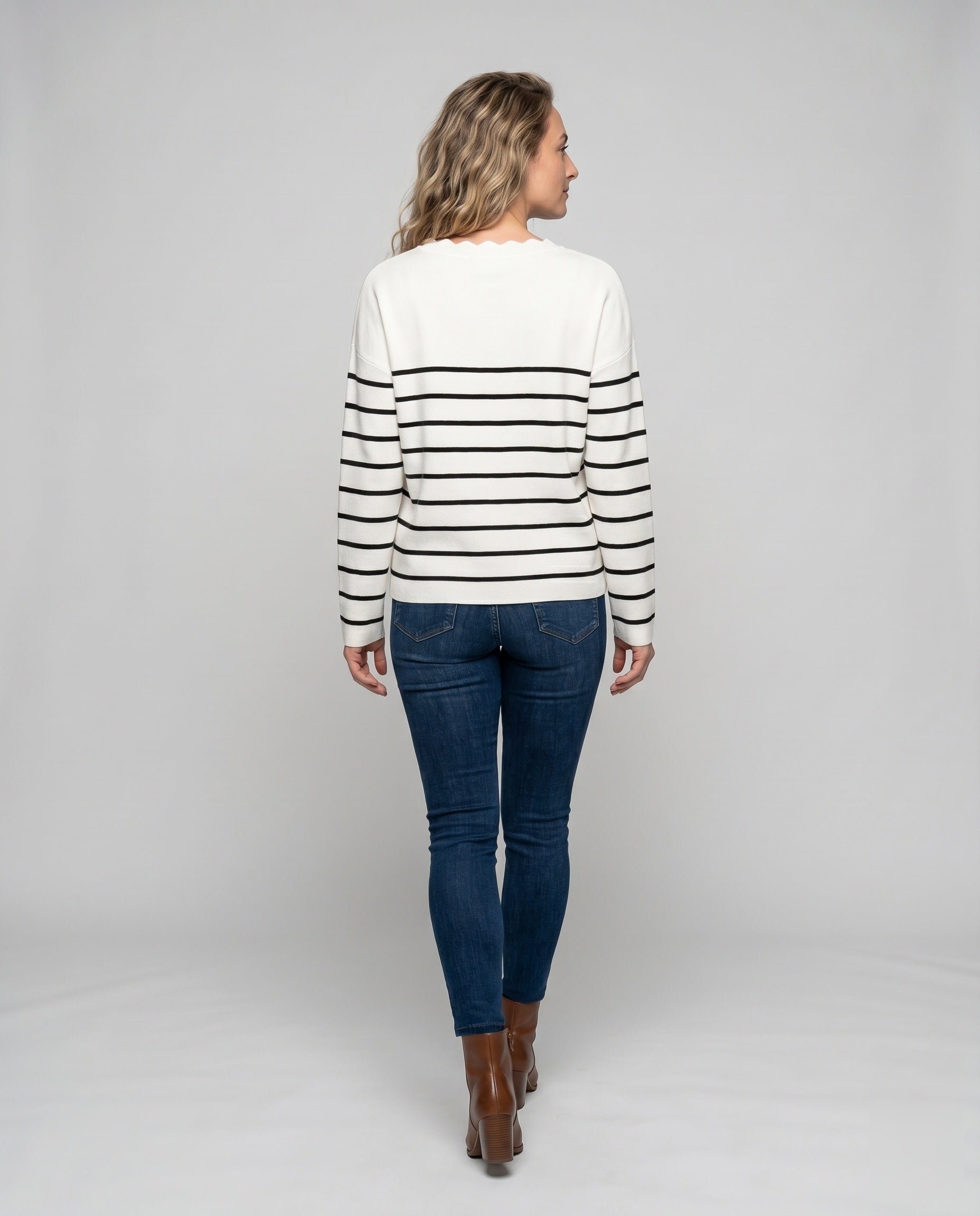 Product 15634923487562 - back_view
