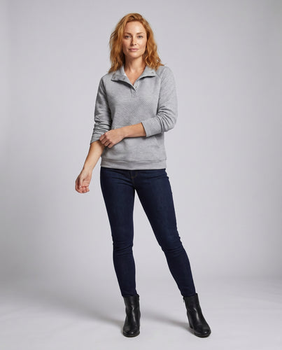 Damen Hoodie mit strukturiertem Design und praktischer Kängurutasche