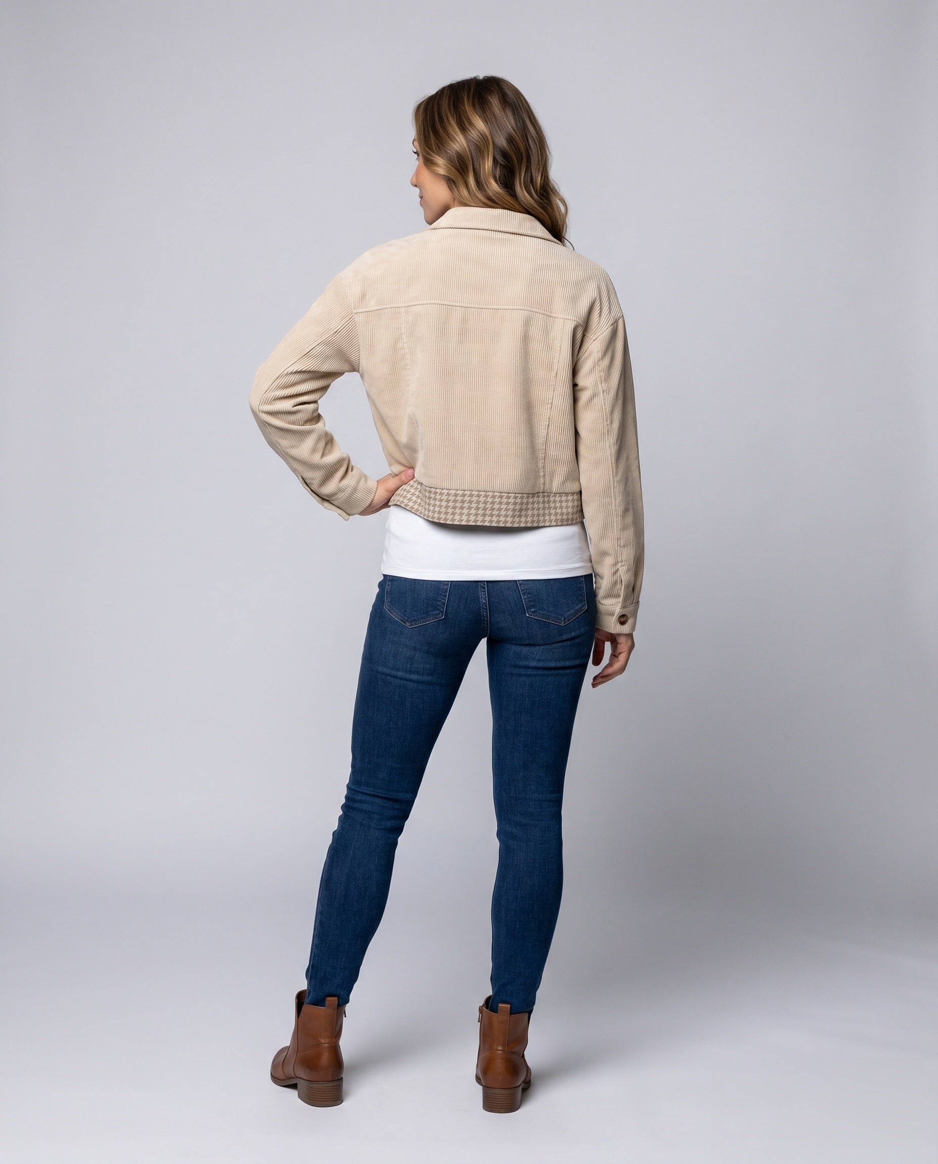 Product 15634931908938 - back_view