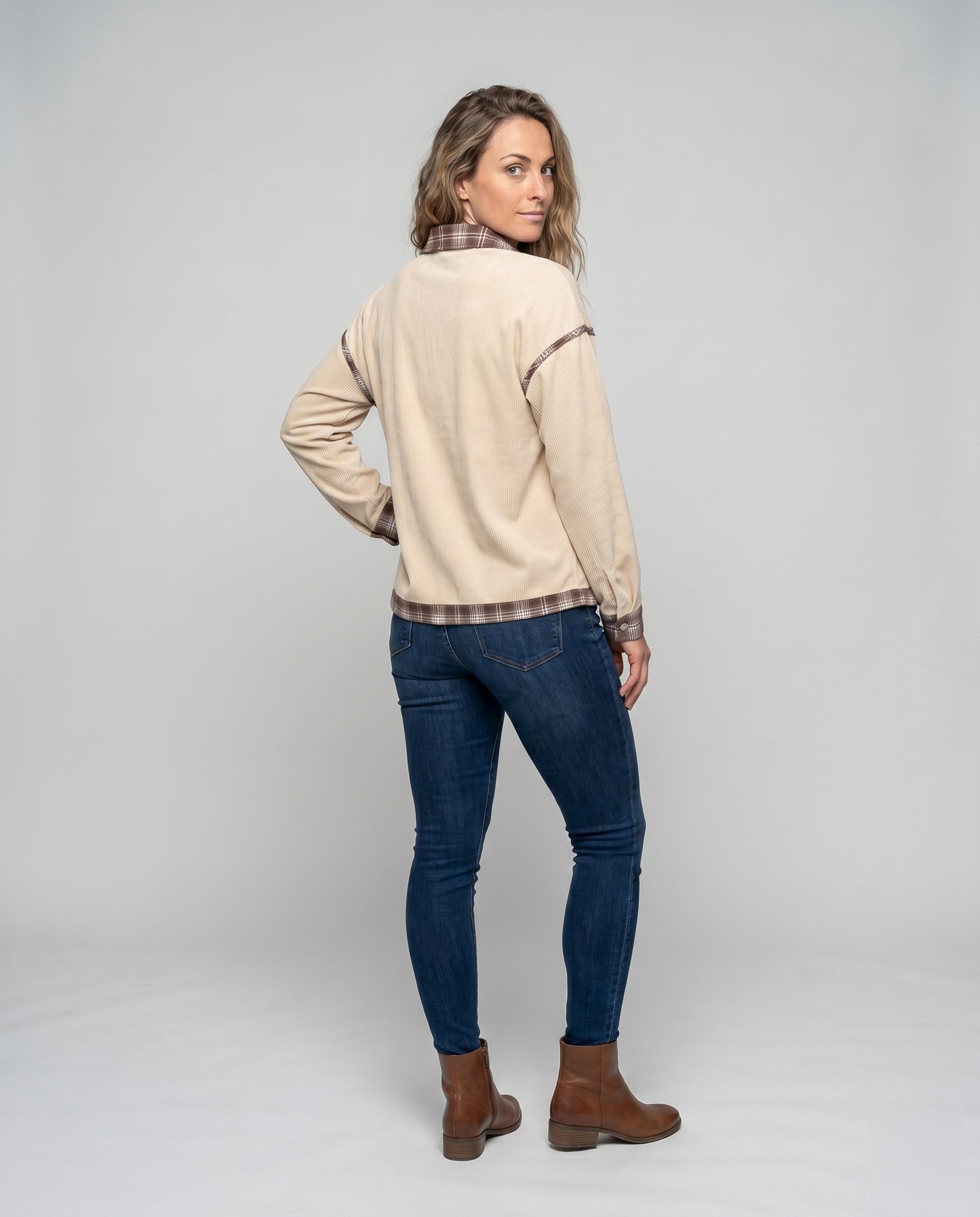 Product 15634932367690 - back_view