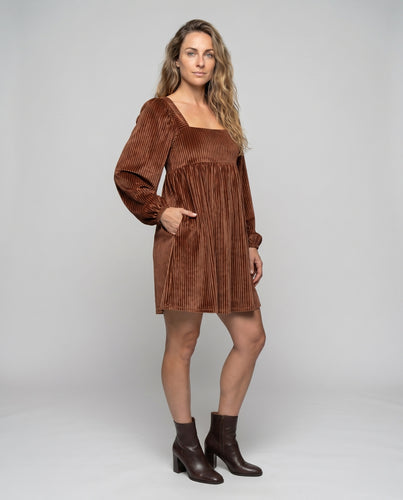 Damen Kleid mit eleganter Rüschenverarbeitung und voluminösem Rock