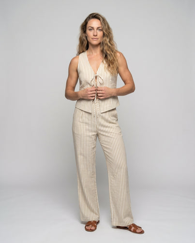Damen lässiger Hochsommer-Jumpsuit mit tiefem V-Ausschnitt und Bindegürtel