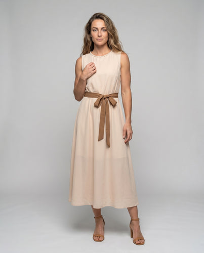 Damen Maxikleid mit Taillengürtel und elegantem Schnitt
