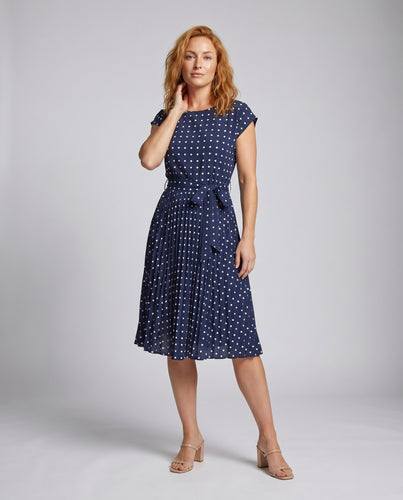 Damen Sommerliches Polka-Dots Kleid mit Taillengürtel und luftiger Silhouette