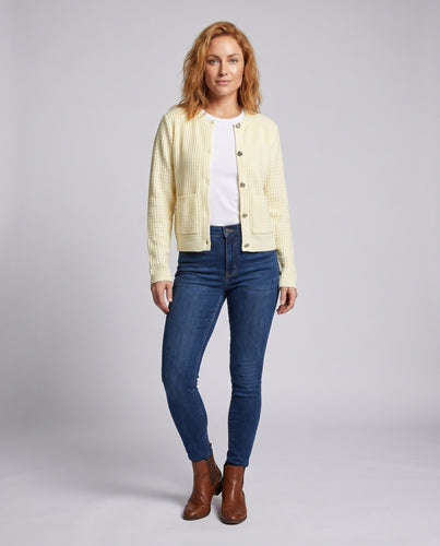 Damen Strickjacke mit strukturiertem Muster und dekorativen Knöpfen