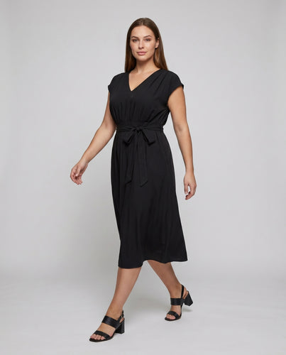 Damen Wickelkleid mit elegantem V-Ausschnitt und taillierbarem Bindegürtel