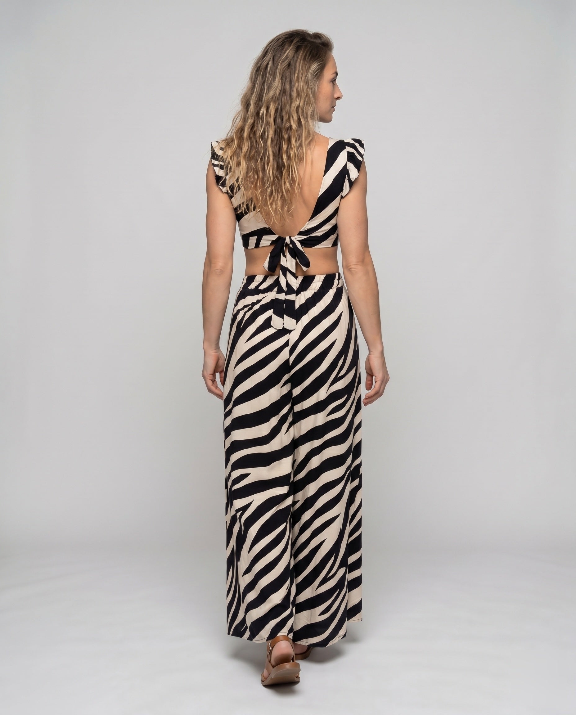 Product 15636323270986 - back_view