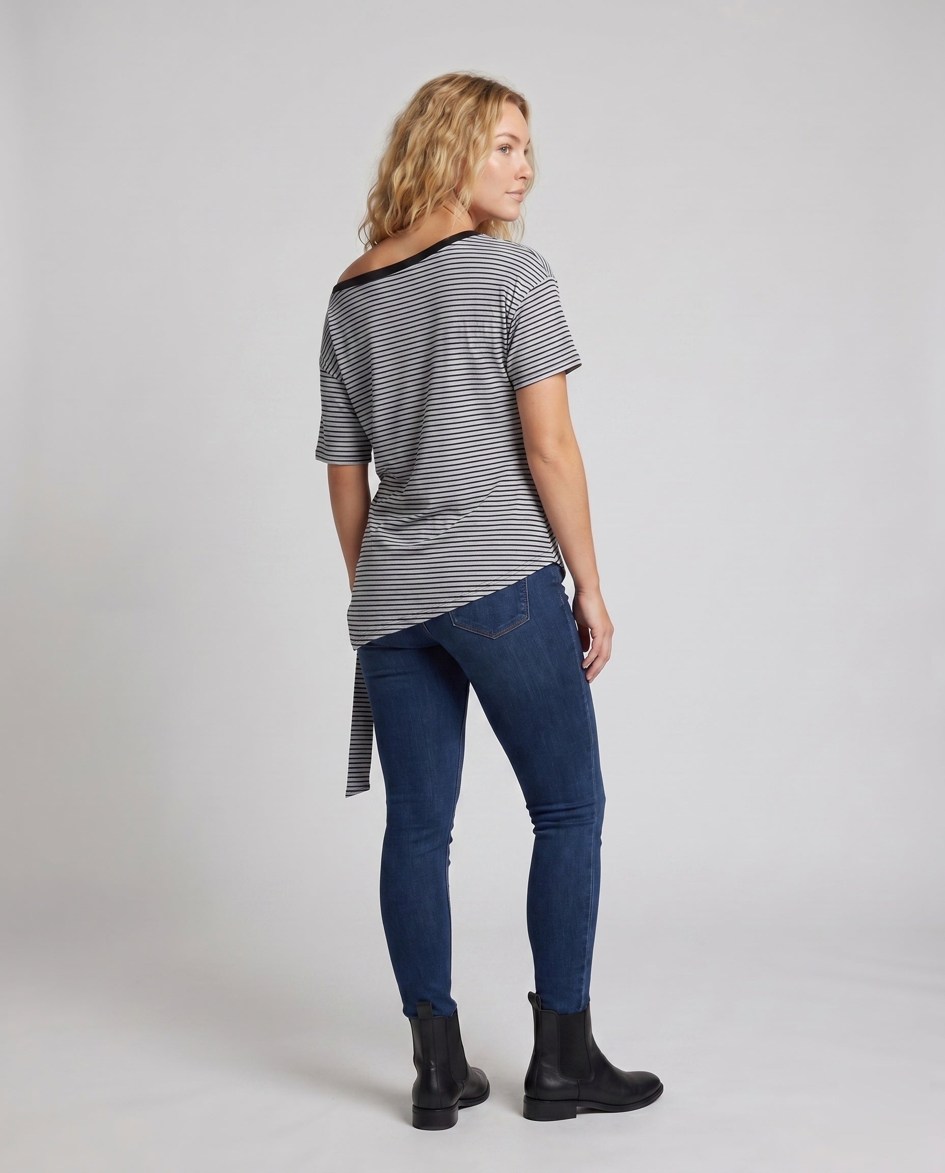 Product 15636487831882 - back_view