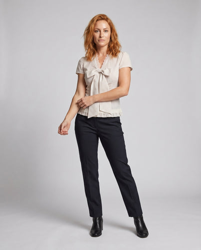 Damen Blusenshirt mit dekorativem Schleifen-Design und feinen Rüschendetails