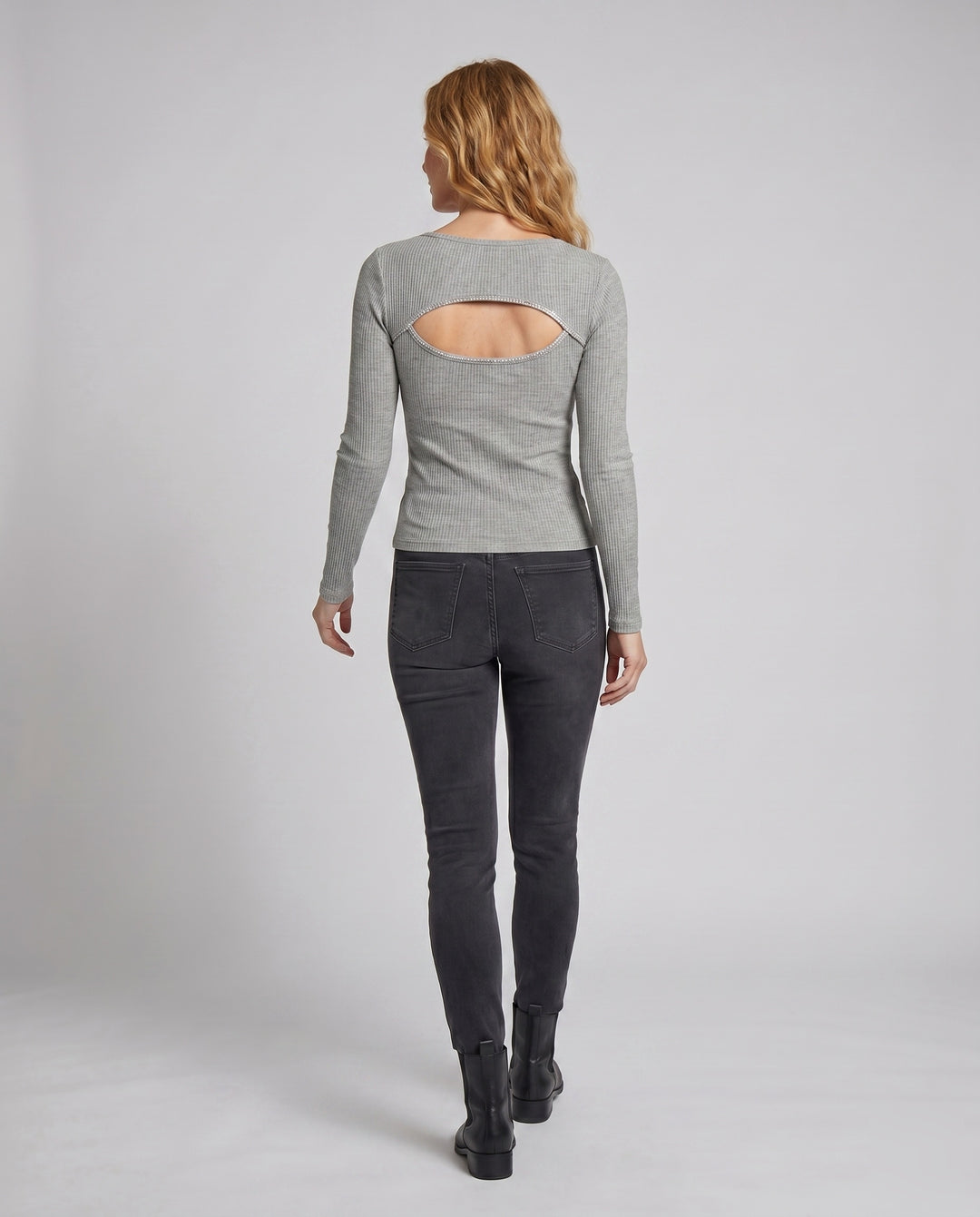 Product 15636497793354 - back_view