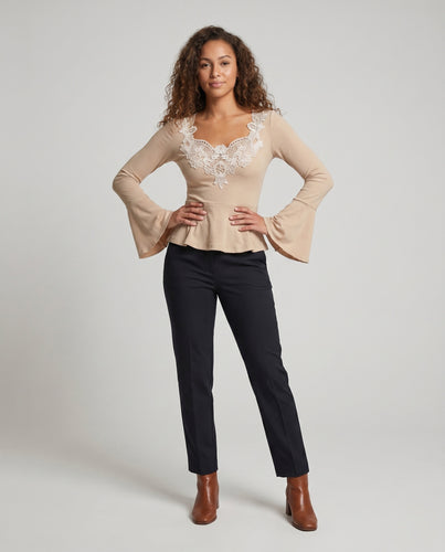 Damen Elegantes Oberteil mit floraler Bestickung und Rüschendetails