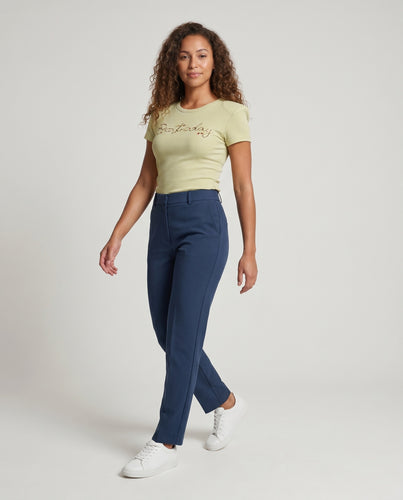 Damen figurbetontes Kurzarmshirt mit stylischem Schriftzug und feinen Streifen