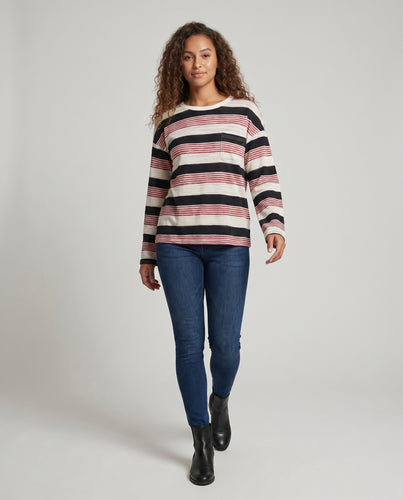 Damen Klassisches Langarmshirt mit maritimem Streifenmuster und Taschenakzent