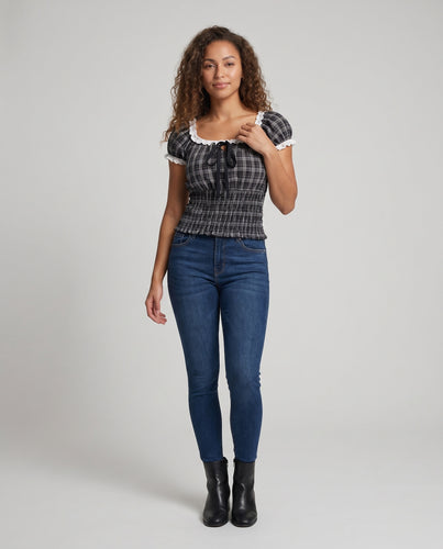 Damen Körperbetontes Shirt mit Kordelzug und Rüschendetails