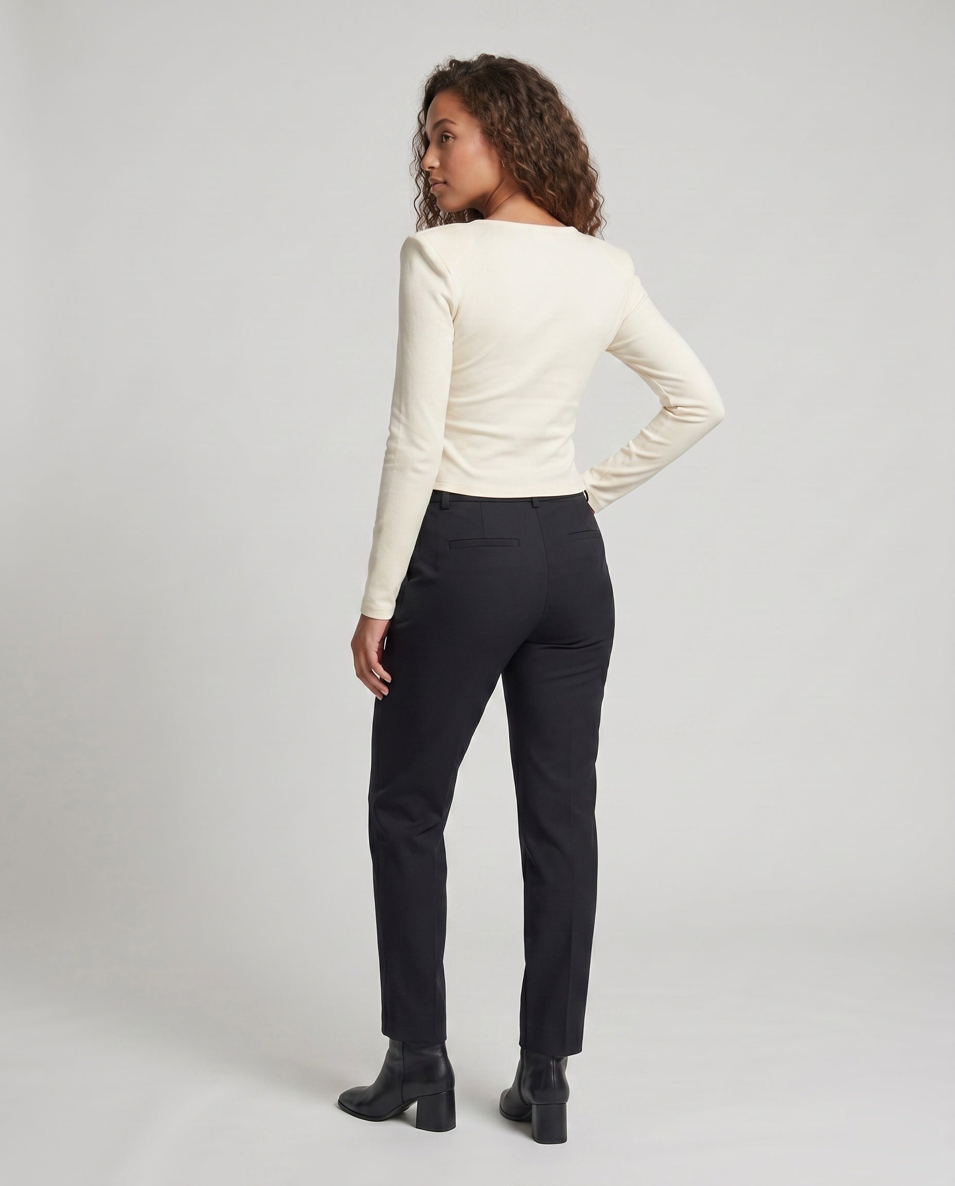 Product 15636516962634 - back_view
