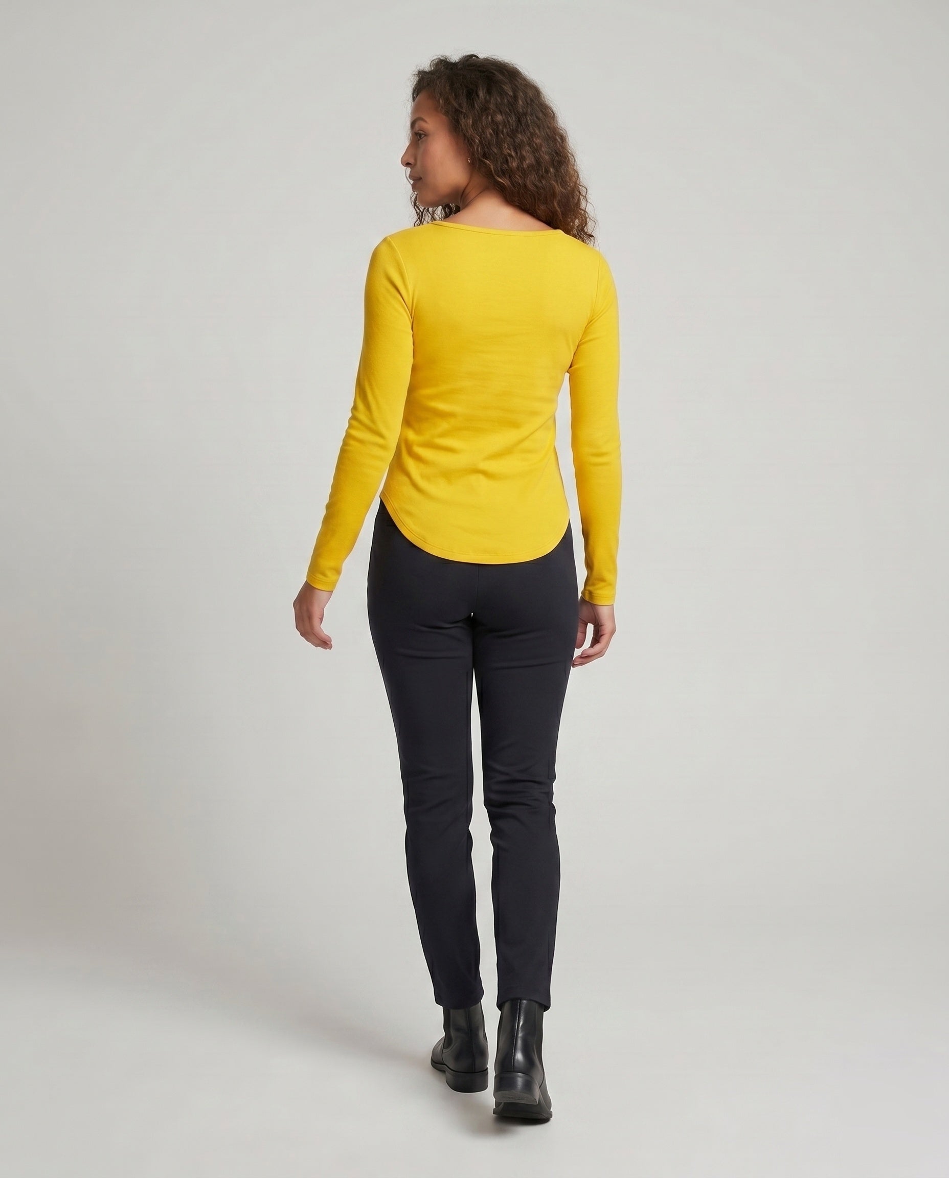 Product 15636517585226 - back_view
