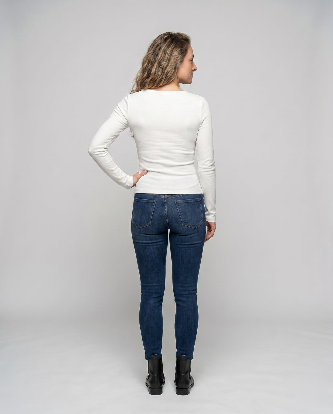 Product 15636517978442 - back_view