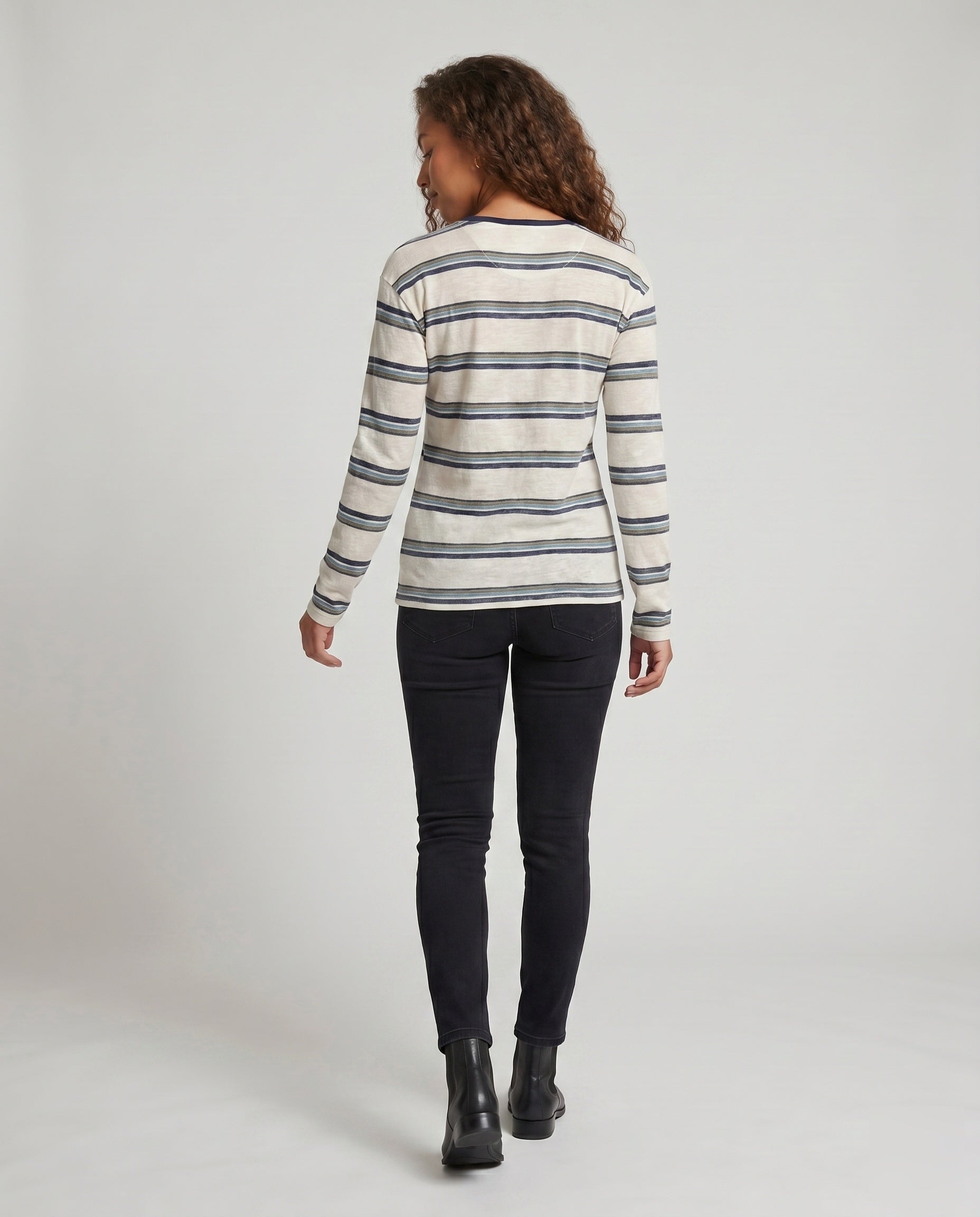 Product 15637854224714 - back_view
