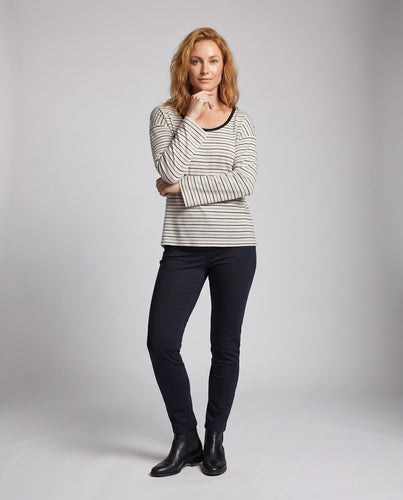 Damen Langarmshirt mit stylishen Streifen und tiefem Rundhalsausschnitt
