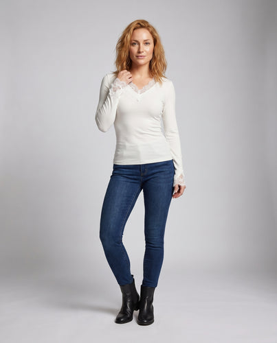 Damen Langarmshirt mit zarten Spitzenakzenten