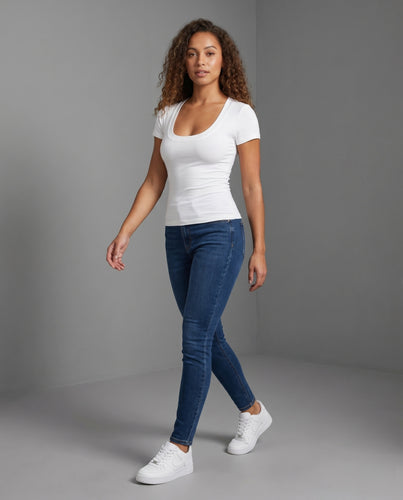 Damen lässiges Sportoutfit mit modischem Schnitt