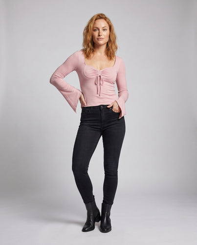 Damen Oberteil mit raffiniertem Schnür-Design und eleganten Bellärmeln