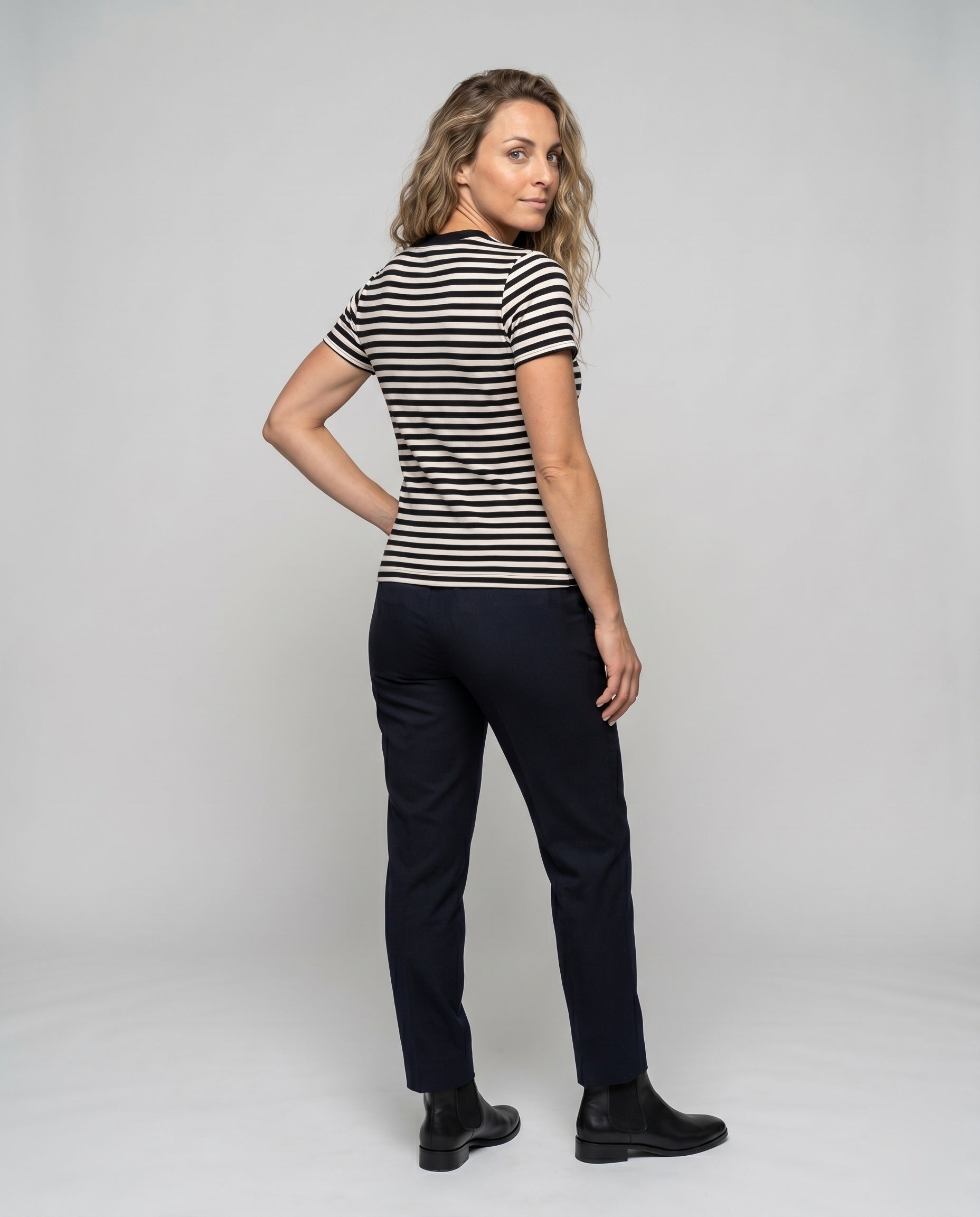 Product 15637866643786 - back_view