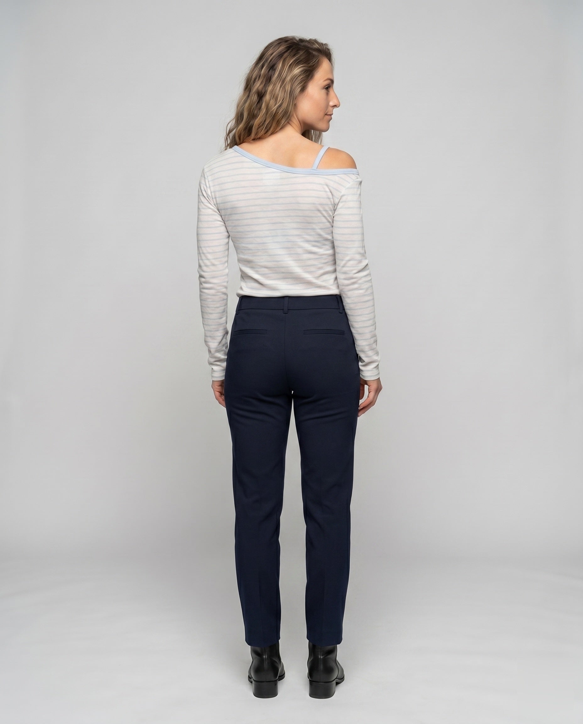 Product 15637871362378 - back_view