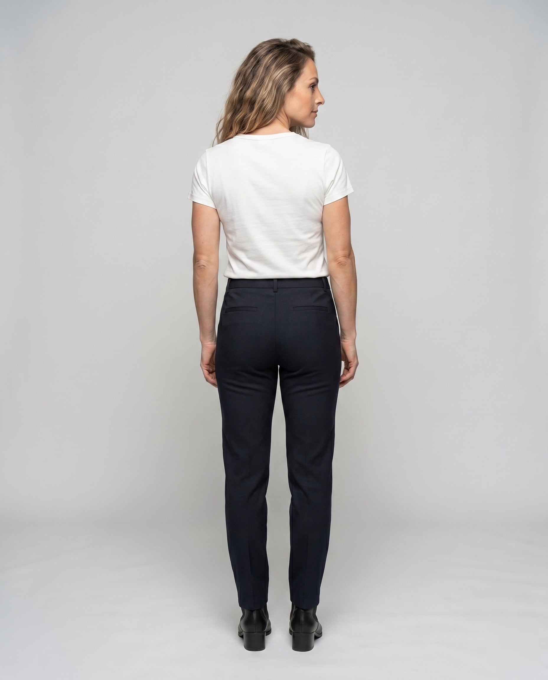 Product 15637878702410 - back_view