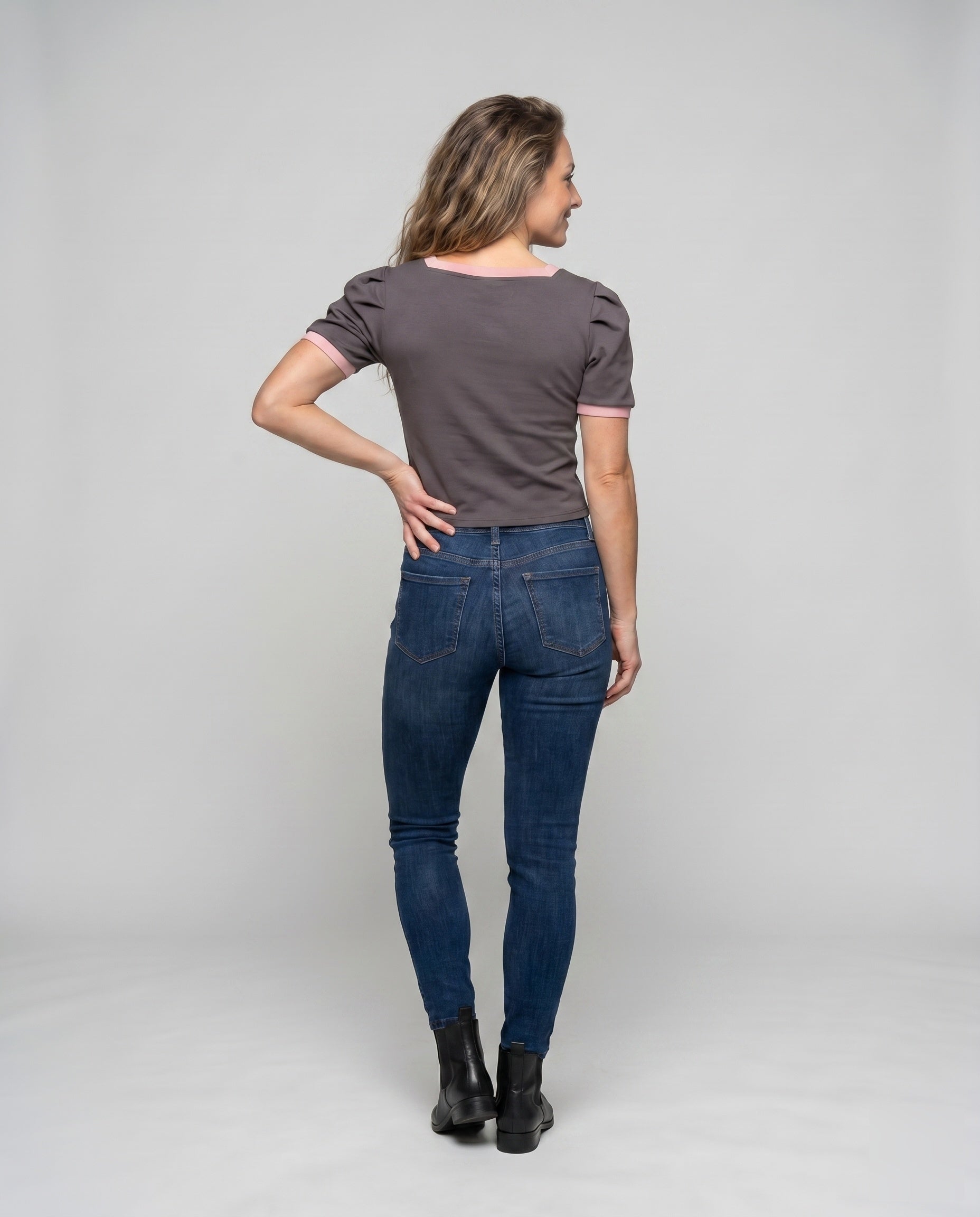 Product 15637878866250 - back_view