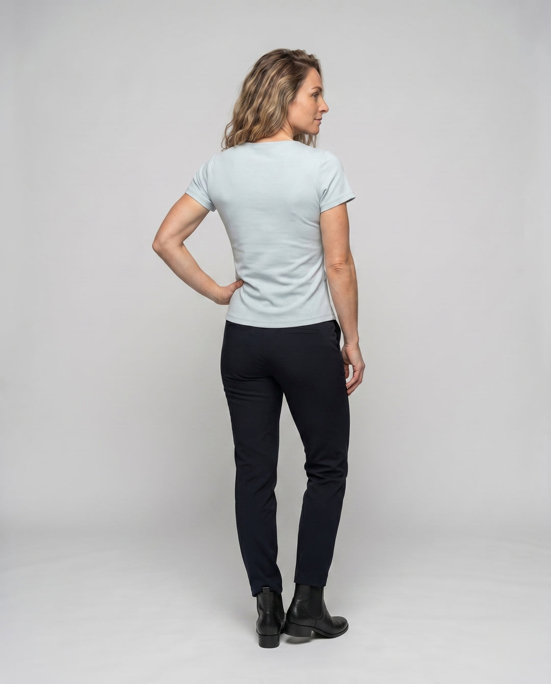 Product 15637879128394 - back_view