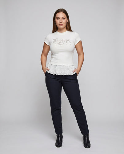 Damen T-Shirt mit voluminösem Rüschensaum und schickem Logo-Design