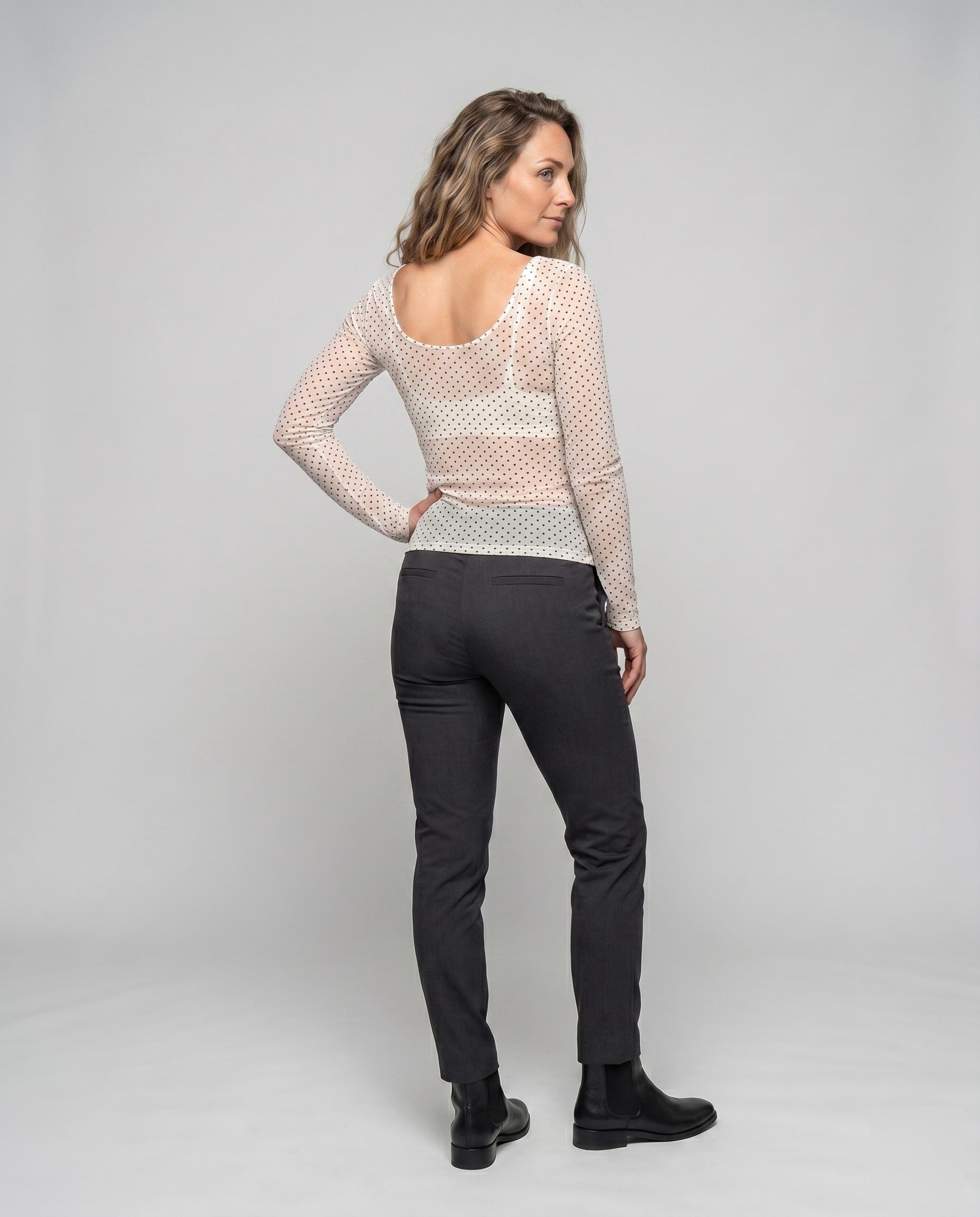 Product 15637881356618 - back_view