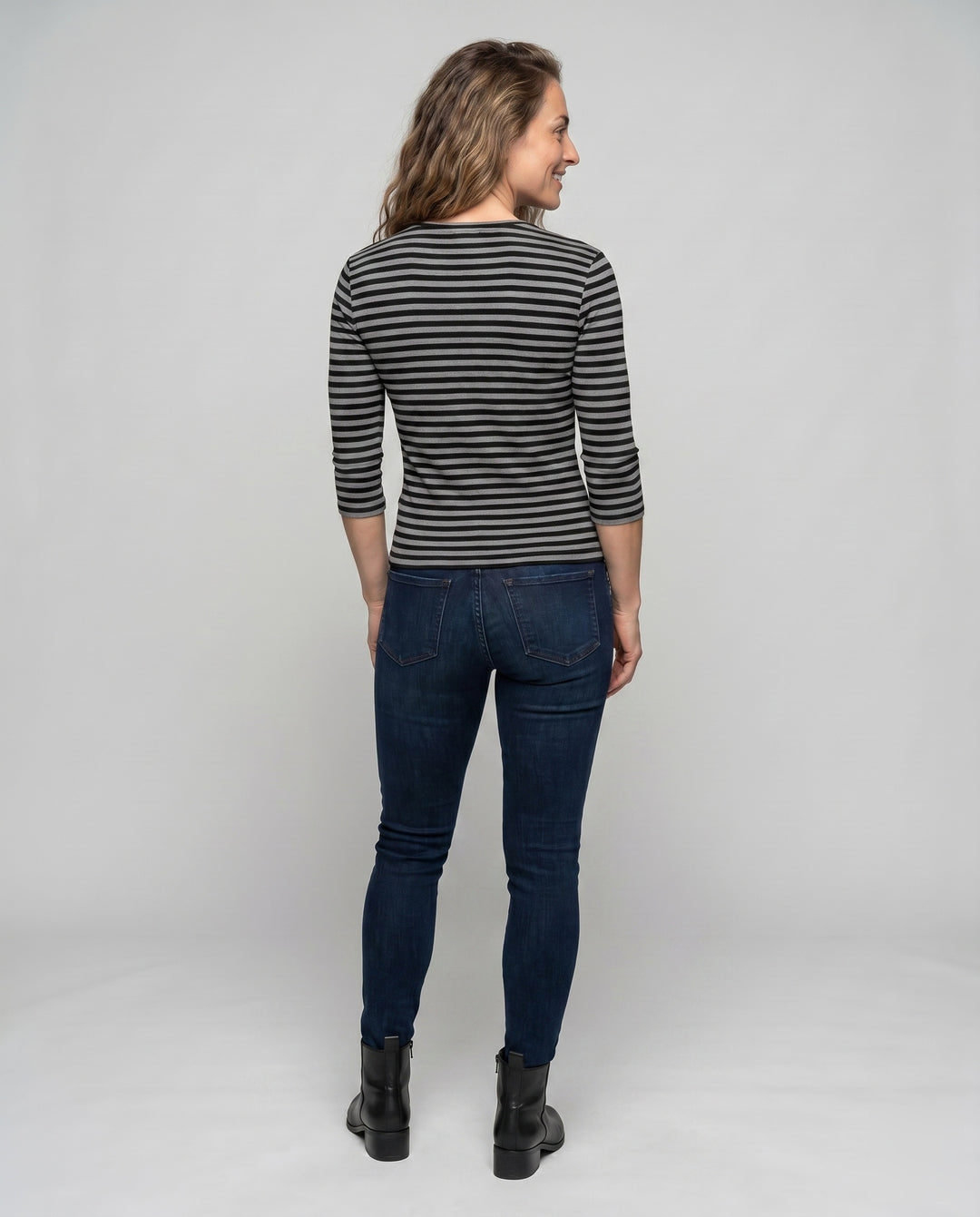 Product 15637882798410 - back_view