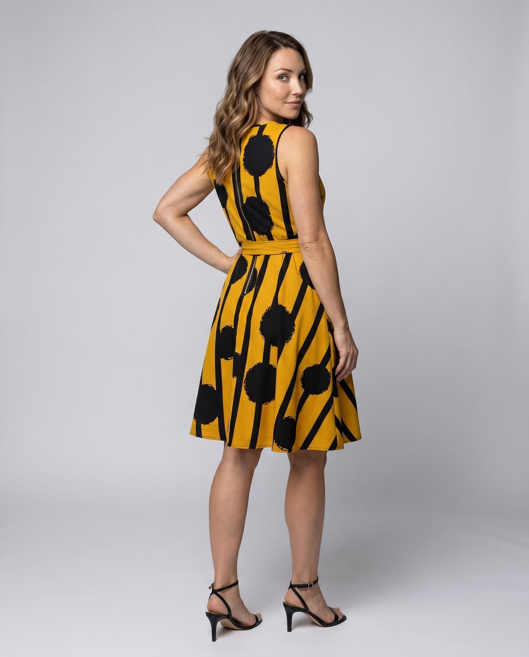 Product 15639211671882 - back_view
