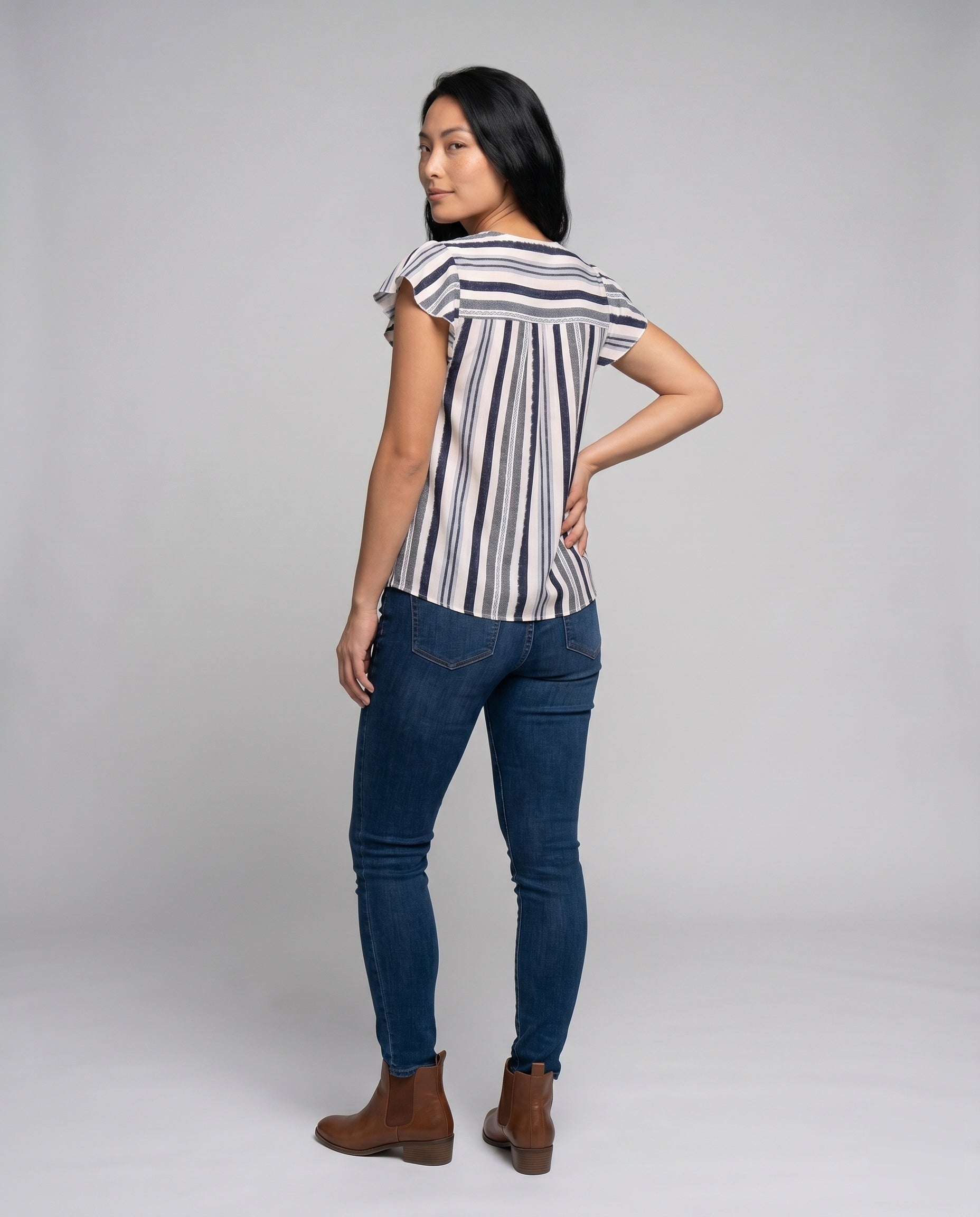 Product 15639213474122 - back_view